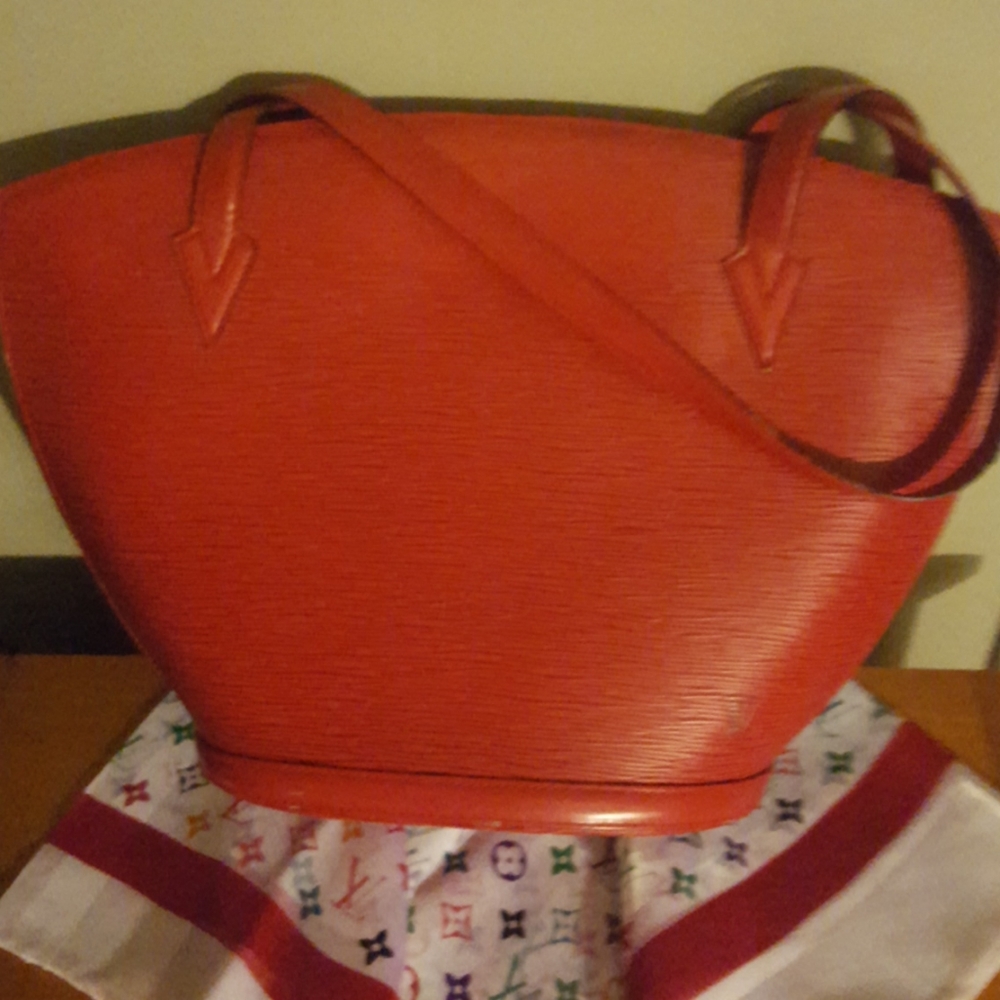 Louis Vuitton St. Jacque